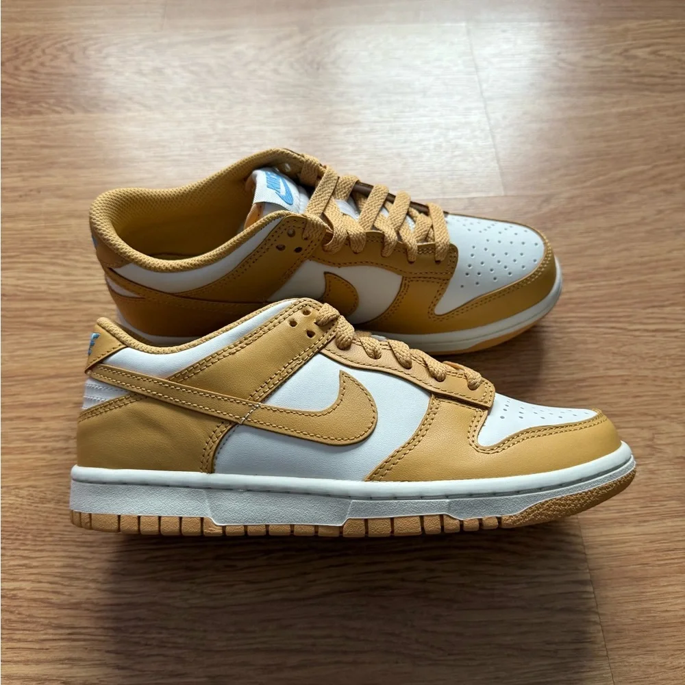 Nike Boys Dunks - Picture 2 of 9